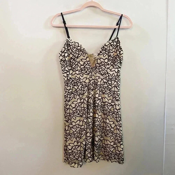 By The Way Revolve black cream lace dress small - Picture 1 of 4